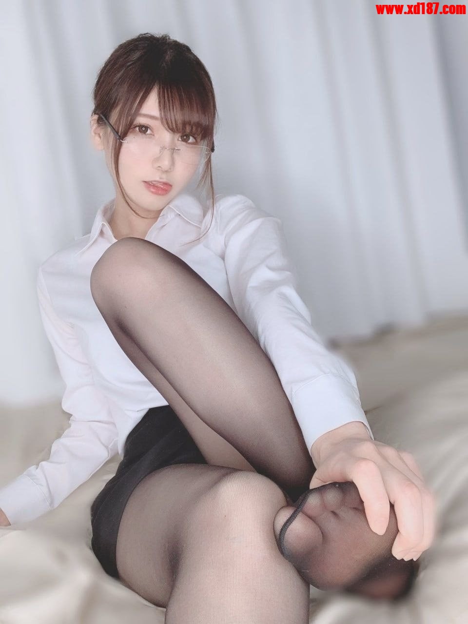 斯琳.jpg